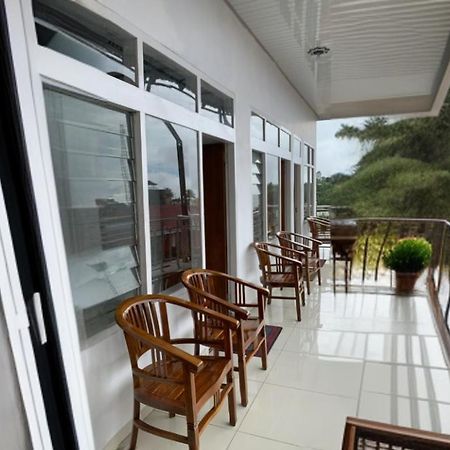 Villa Tiara Magetan Buitenkant foto